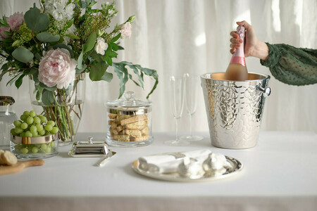 <CENTER>Accessoires de Table Haut de gamme</CENTER>