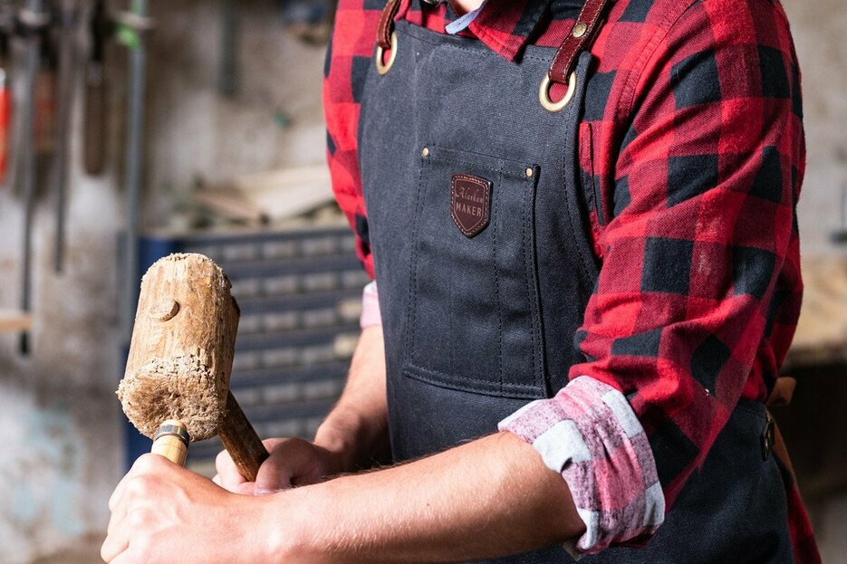 Tablier n 547 cuir noir