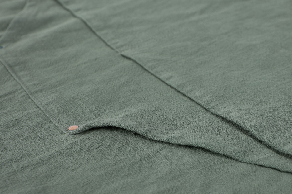 Tablier n137 en lin vert 