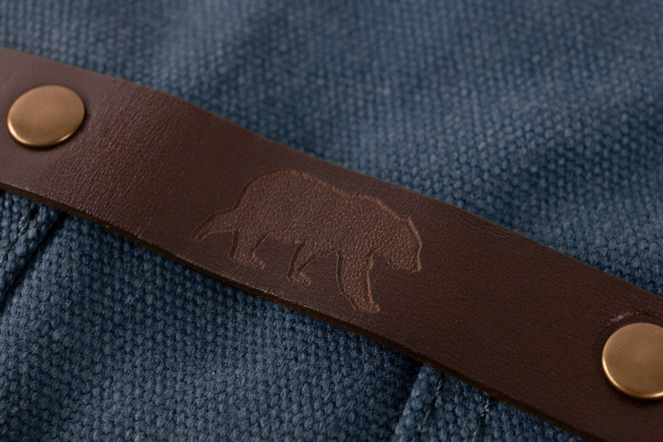 Tablier n 547 cuir bleu marine