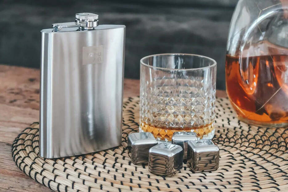 VACUVIN Flasque et entonnoir acier bross�