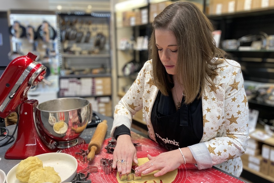 Motie fait des biscuits 